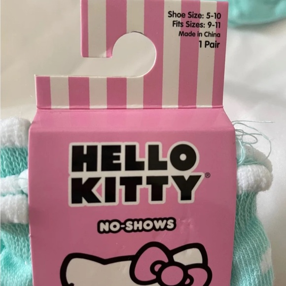 Sanrio Hello Kitty Pink House Slipper and Boba Tea Socks Bundle - Picture 9 of 9